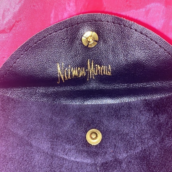 Vintage Snap Button Blue Jewellery case by Neiman Marcus - Picture 3 of 7